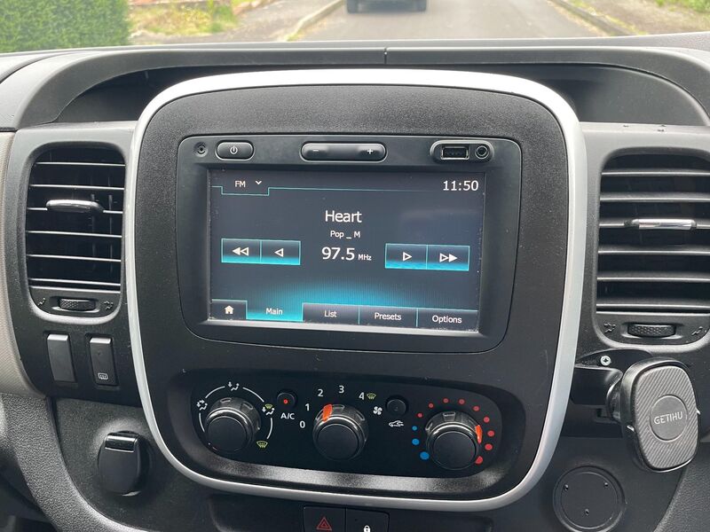 RENAULT TRAFIC