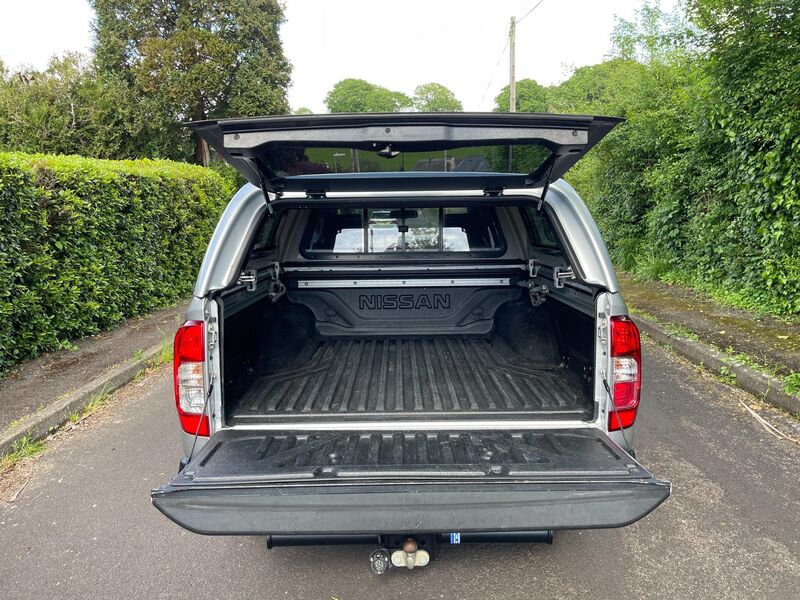 NISSAN NAVARA