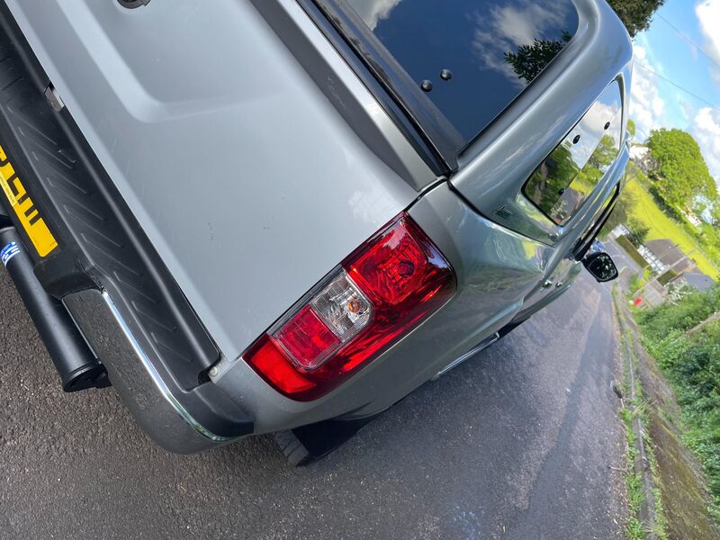 NISSAN NAVARA