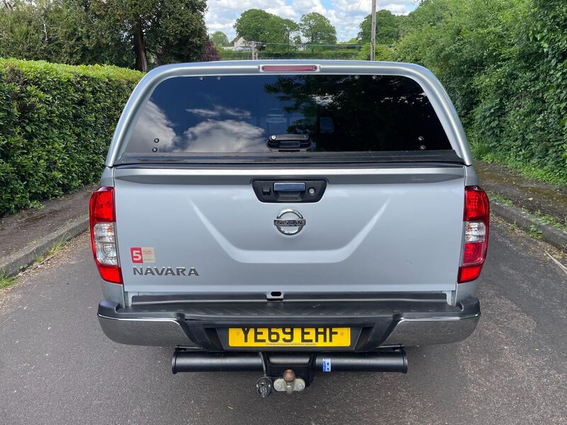 NISSAN NAVARA