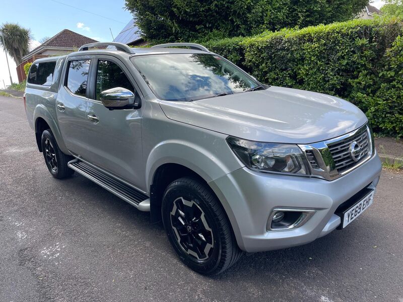 NISSAN NAVARA