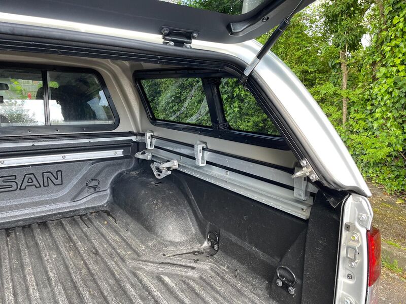 NISSAN NAVARA