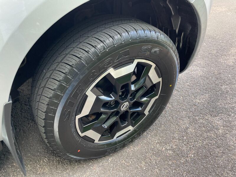 NISSAN NAVARA