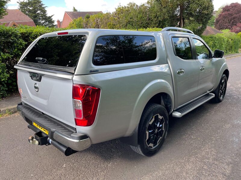 NISSAN NAVARA
