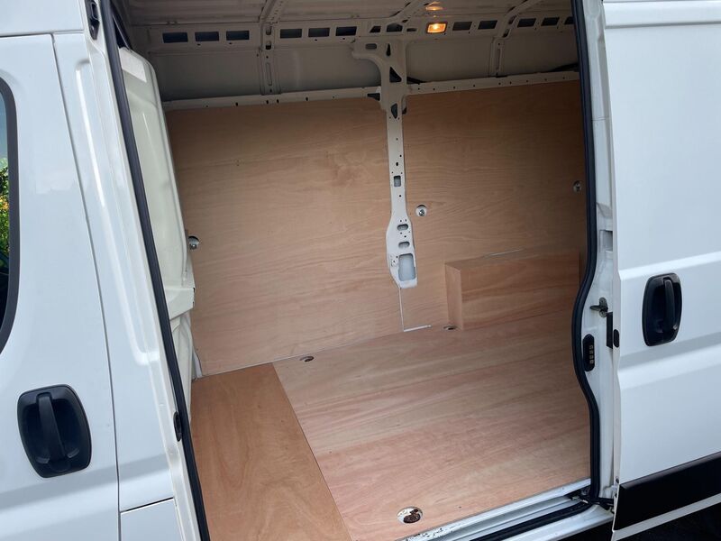 PEUGEOT BOXER
