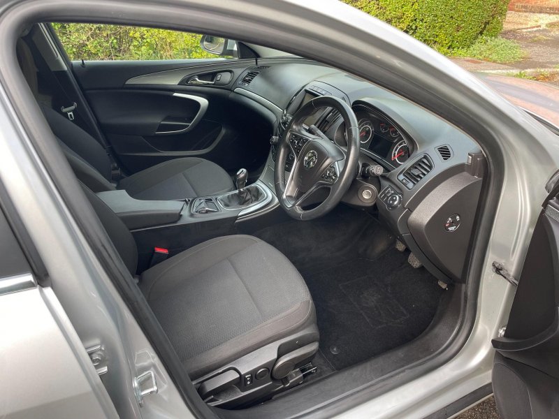 VAUXHALL INSIGNIA