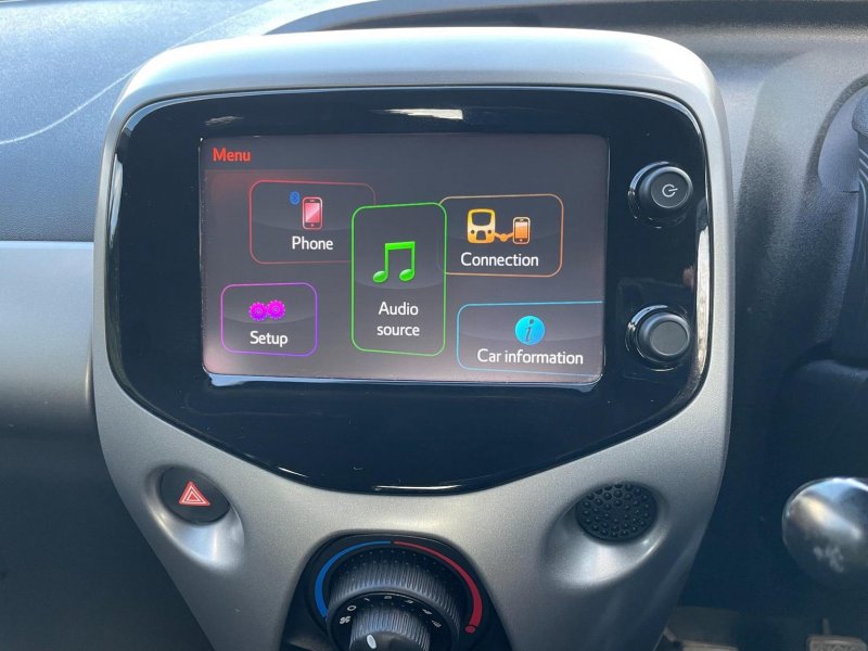 PEUGEOT 108