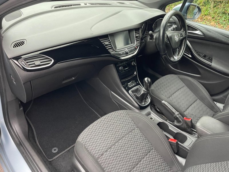 VAUXHALL ASTRA