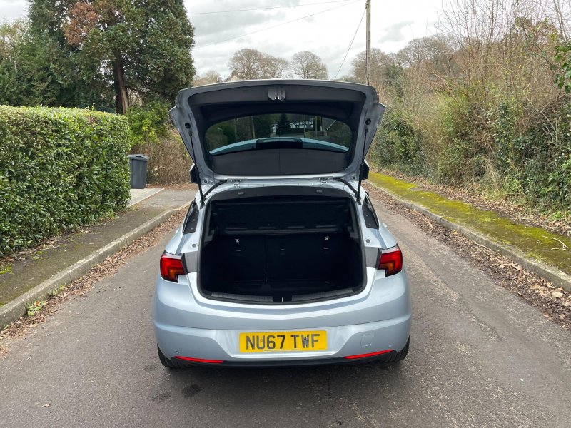 VAUXHALL ASTRA