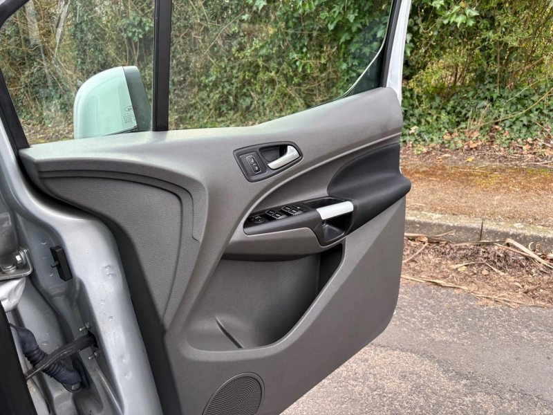 FORD GRAND TOURNEO CONNECT