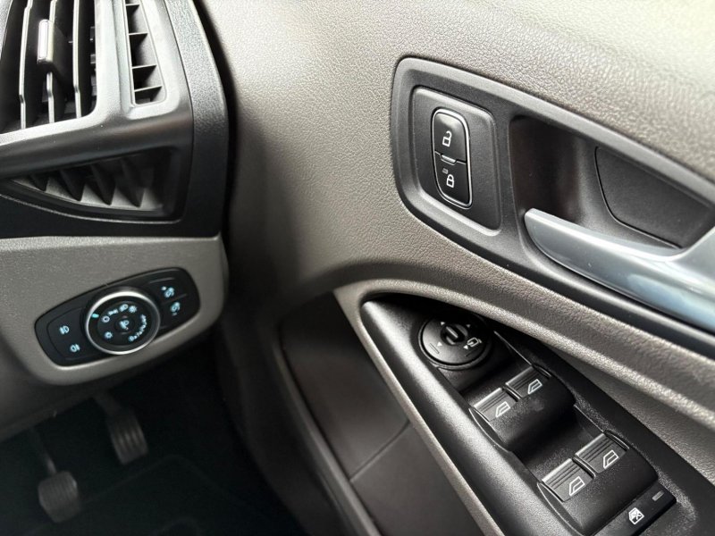 FORD GRAND TOURNEO CONNECT