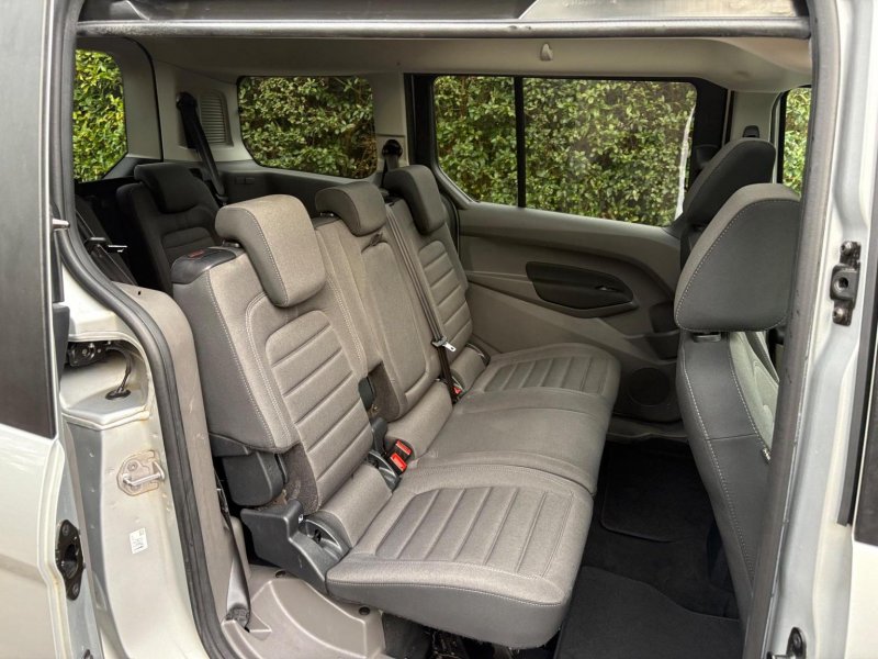 FORD GRAND TOURNEO CONNECT