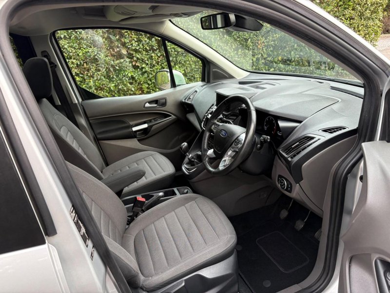 FORD GRAND TOURNEO CONNECT