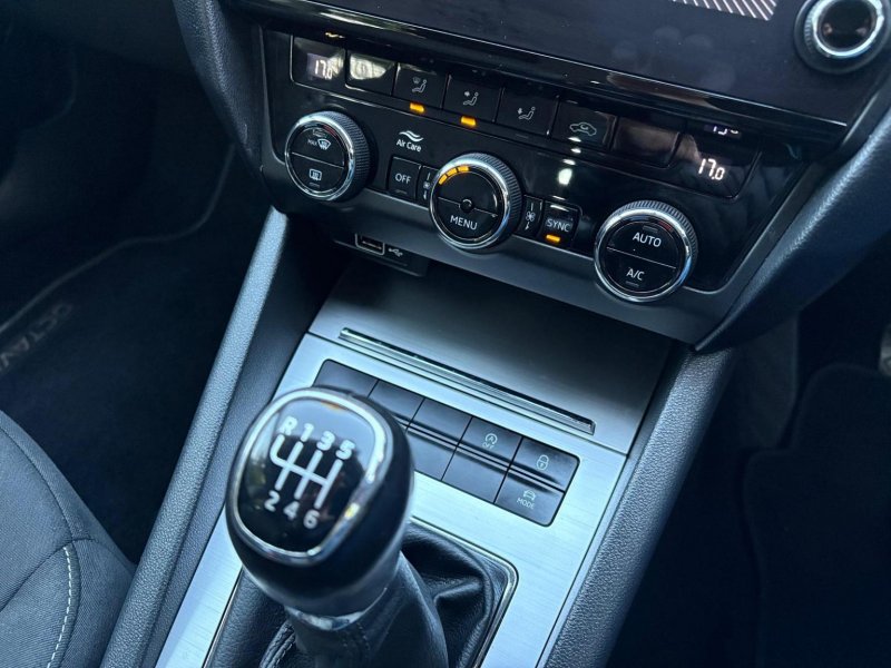 SKODA OCTAVIA
