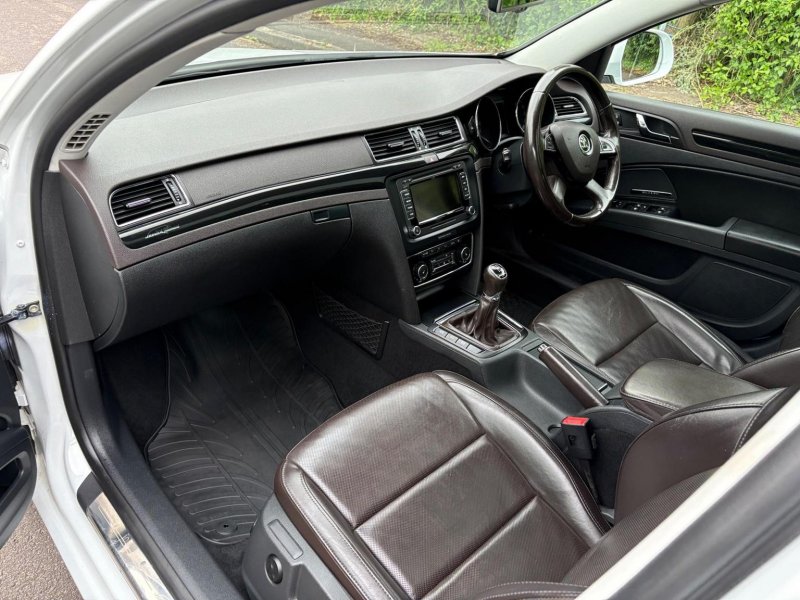 SKODA SUPERB