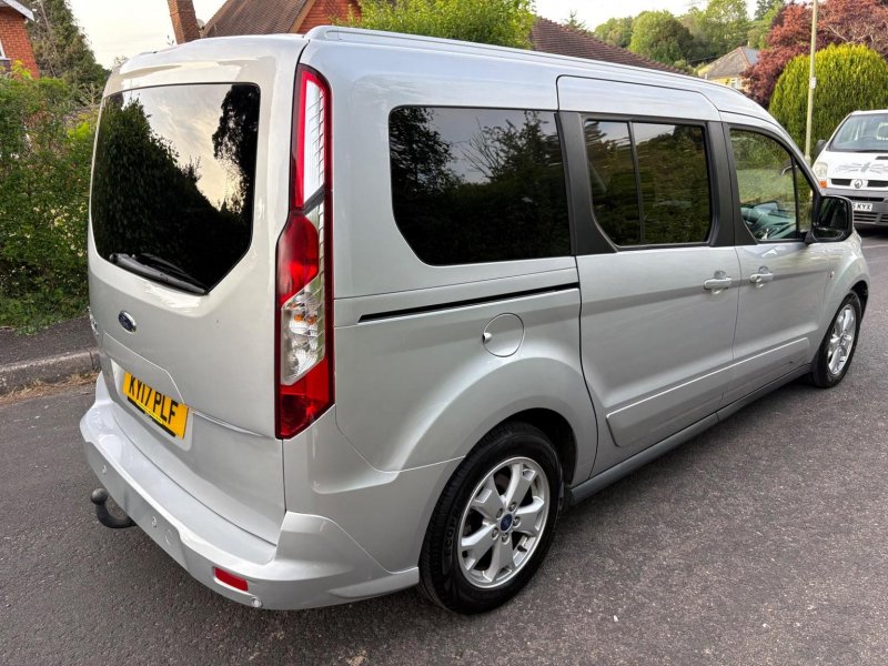 FORD GRAND TOURNEO CONNECT