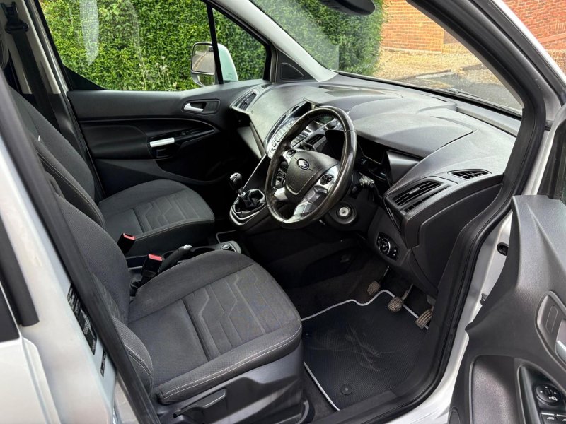FORD GRAND TOURNEO CONNECT